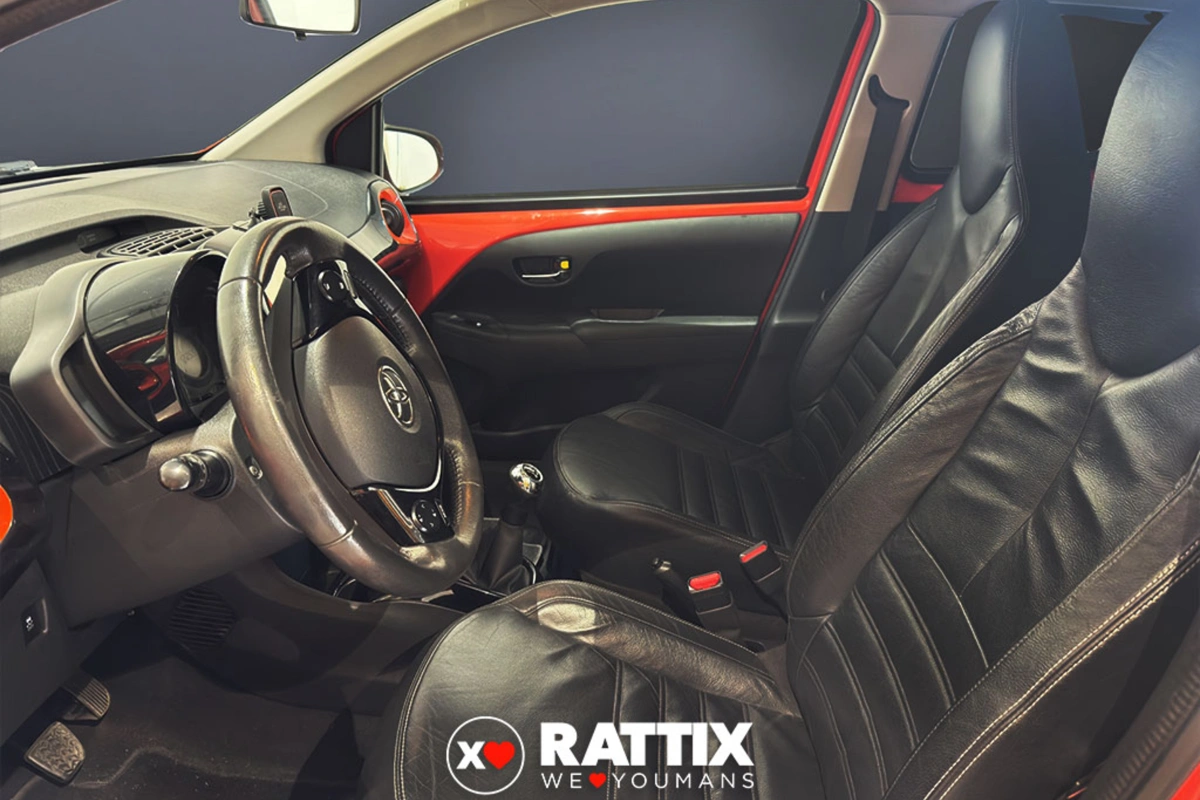 TOYOTA aygo ii 2014 Aygo 3p 1.0 x-clusiv